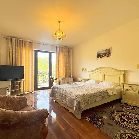 Port Palace 2 Lejlighed