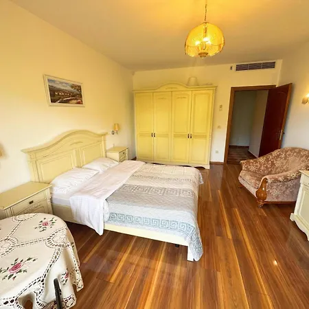 Lejlighed Port Palace 2