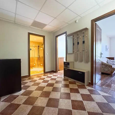 Port Palace 2 דירה