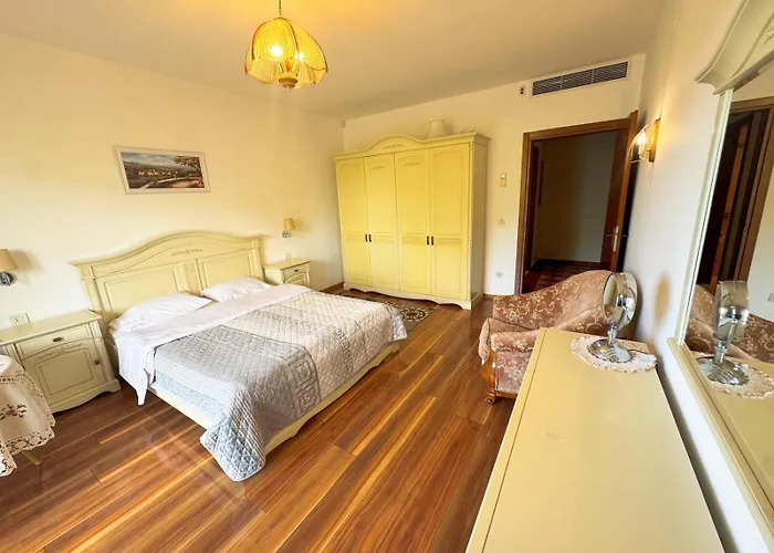 Lejlighed Port Palace 2 *